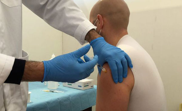 Vaccini Covid, Cts rafforza raccomandazione per Astrazeneca a over 60: oggi conferenza di Speranza e Figliuolo