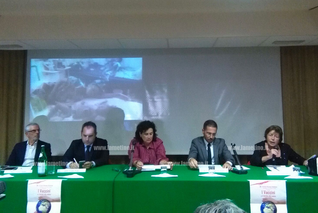Lamezia, convegno di Croce Rossa e Aiga sui vaccini: "Prevengono la morte di 2,5 milioni di persone ogni anno"