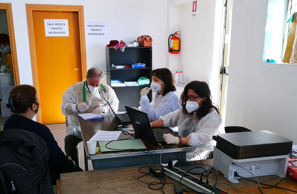 Prima giornata di vaccinazione anticovid per la popolazione over 80 a San Pietro Apostolo