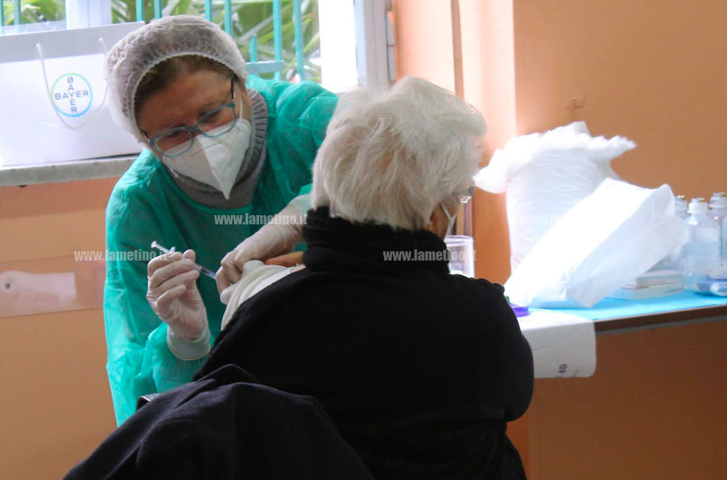Lamezia, al via vaccinazioni anti-Covid agli over 80 nella parrocchia San Francesco di Paola