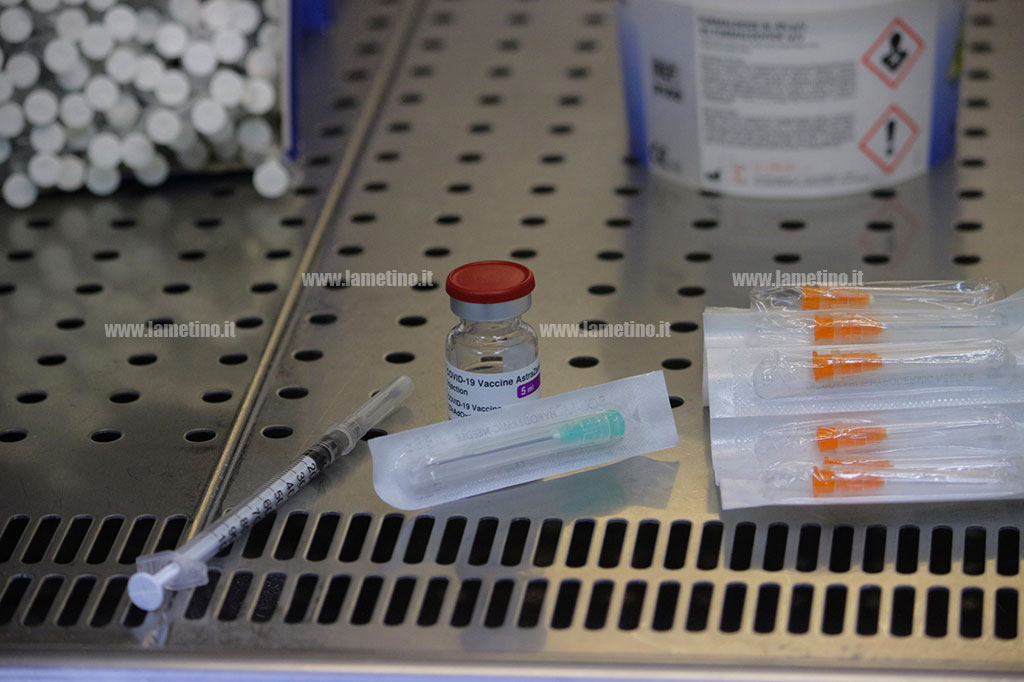 Vaccini, Protezione civile Calabria: "Seconde dosi con sieri diversi da AZ. Persone disorientate ma continuiamo ad operare"