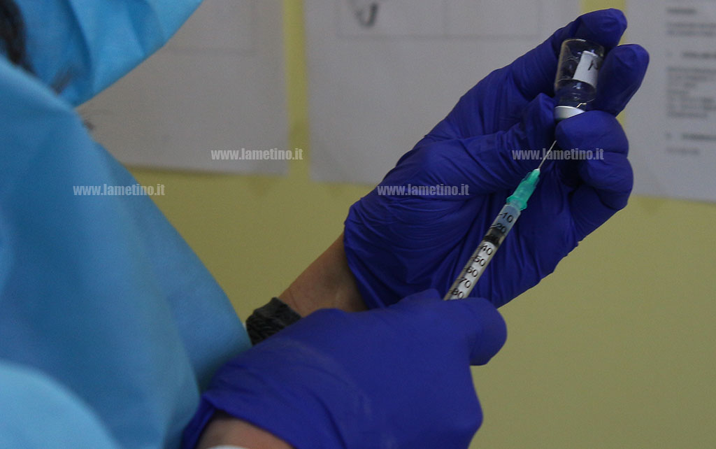 Covid, tutto pronto per i "vax days" in Calabria: 4 giorni di vaccinazione per incrementare somministrazioni