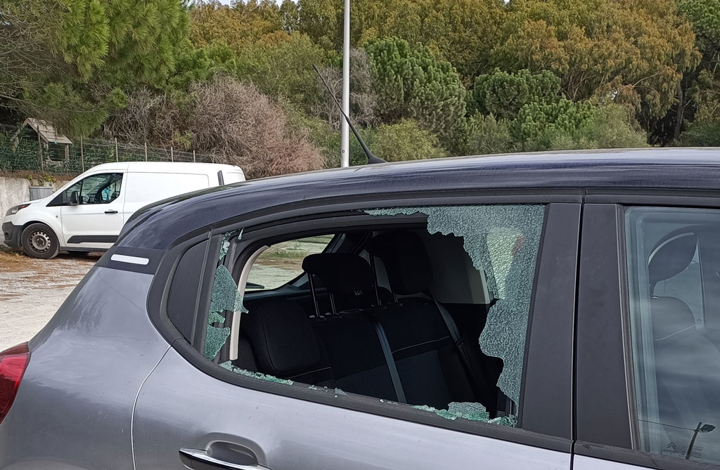 Lamezia, auto danneggiate e furti sul lungomare: casi denunciati alle forze dell'ordine