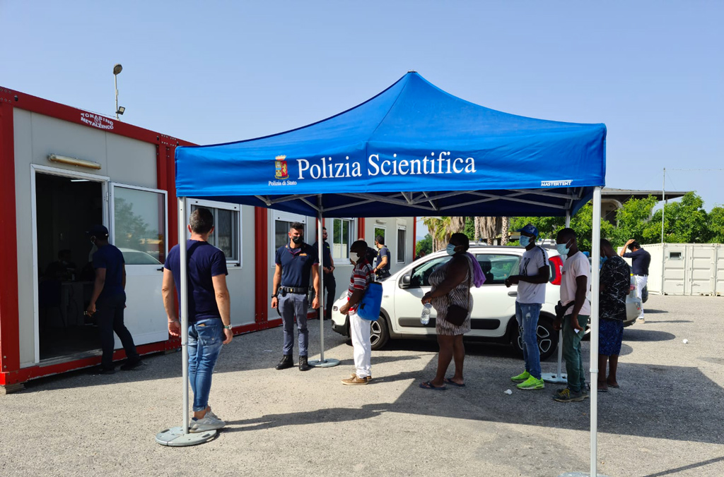 Vax day per migranti alla tendopoli di San Ferdinando