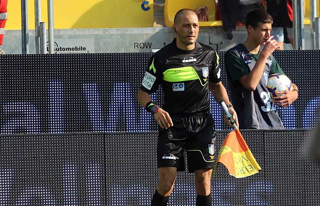 Esordio internazionale per assistente arbitrale lametino Vecchi, designato al derby greco Olympiakos-Panathinaikos