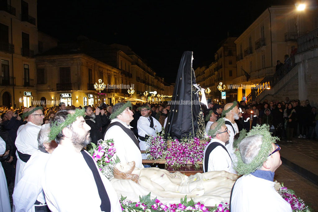 venerdi-santo-processione-23_22b87.jpg