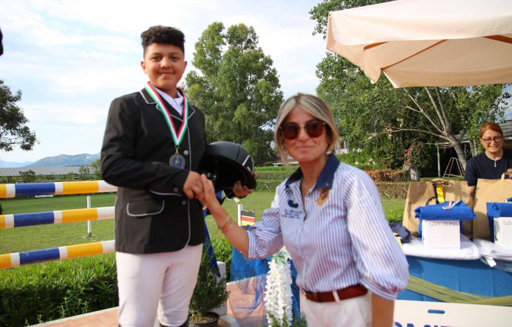 Giovane cavaliere lametino Maurizio Vescio conquista medaglia di bronzo ai Campionati Regionali di equitazione
