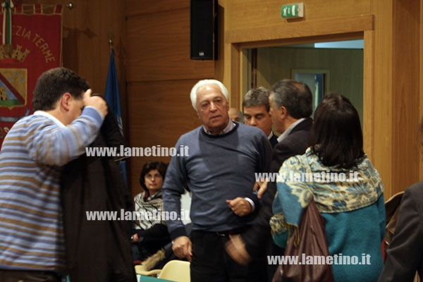 vescio-lamezia-consiglio-comunale-dic-2013.jpg