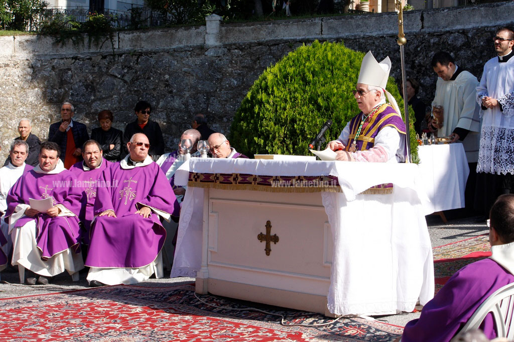 Lamezia: vescovo Cantafora celebra messa in ricordo dei defunti