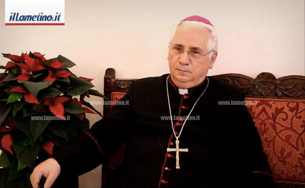 Intervista al vescovo Cantafora: Auguri alla città, "Mettere avanti bene comune al bene individuale" - VIDEO