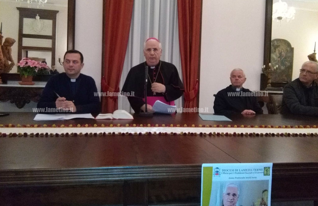 vescovo-auguri-citta-21122108.jpg