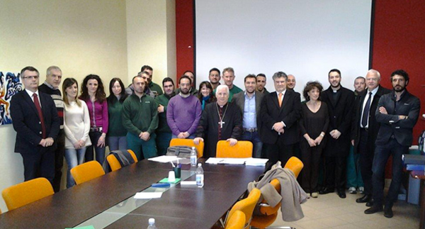 vescovo-e-lameziaeuropa-visitano-imprese-marz-2014-2.jpg
