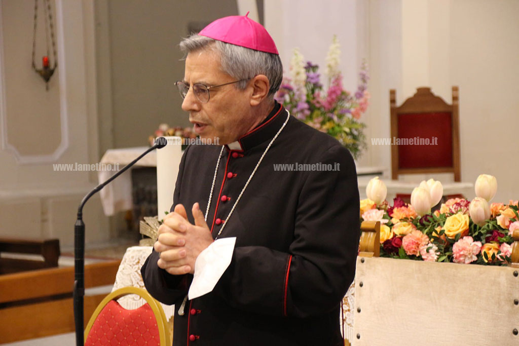 vescovo-lascia-lamezia-23422-2a9e087f57c0_9e166.jpg