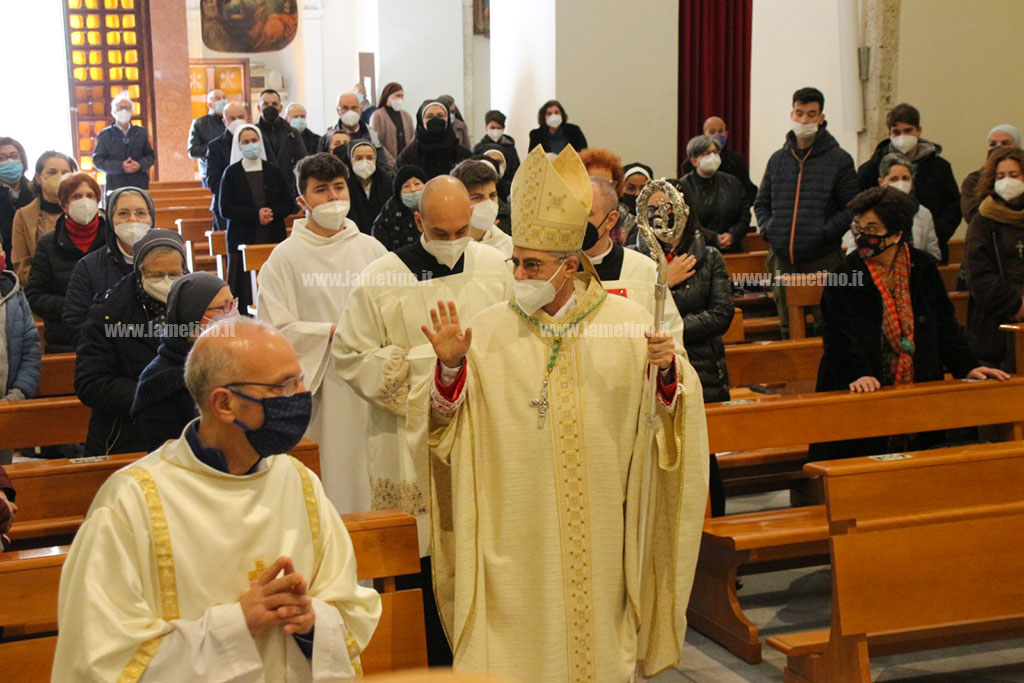 vescovo-messaG_0063_fbf16.jpg