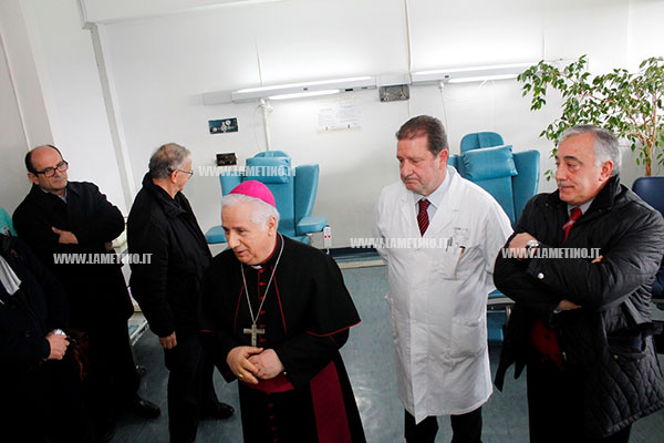 vescovo_osp_lamezia2.jpg
