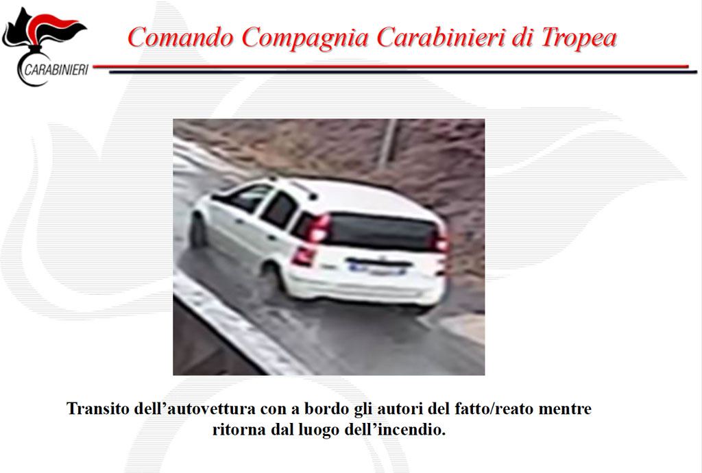 vettura-presunti-omicidi-nicotera04092018.jpg