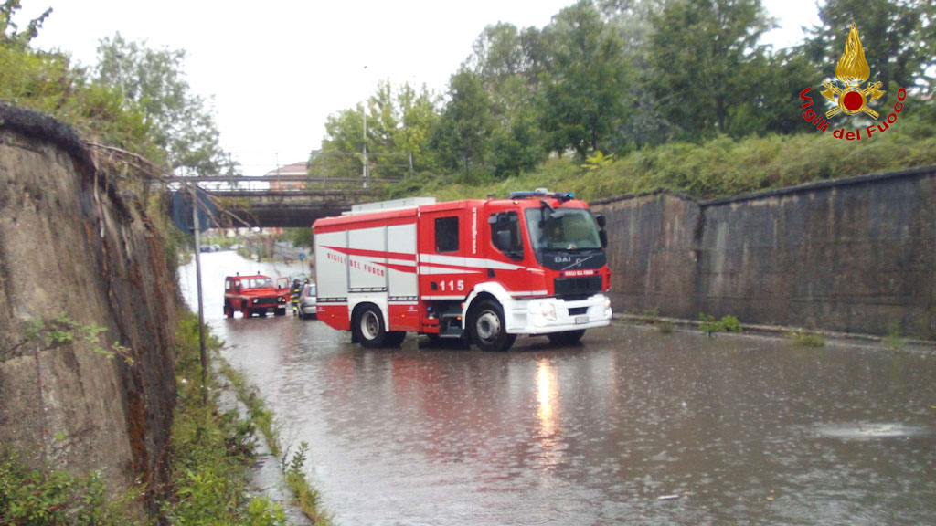 Acquazzone su costa tirrenica, diversi disagi nel vibonese: intervengono vigili del fuoco
