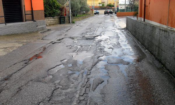 Lamezia: Associazione Quartiere Capizzaglie chiede ripristino manto stardale in via Foderaro e via dei Brutii