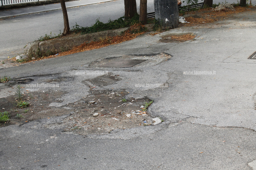 via-Grimaldi-sambiase-strada.jpg