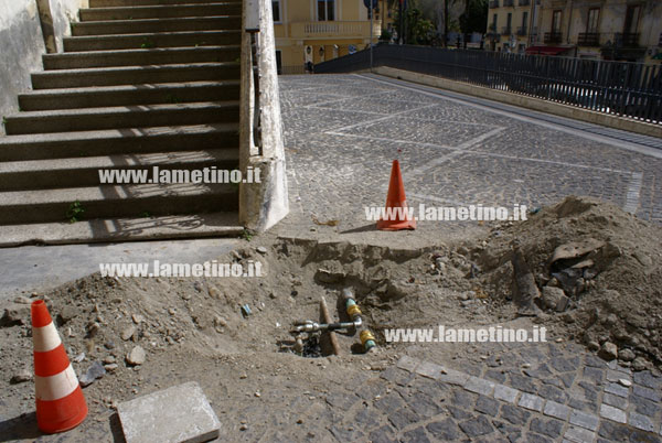 Lamezia: Ad un anno da inaugurazione si rompe tubo. Chiusa al traffico via Celli 