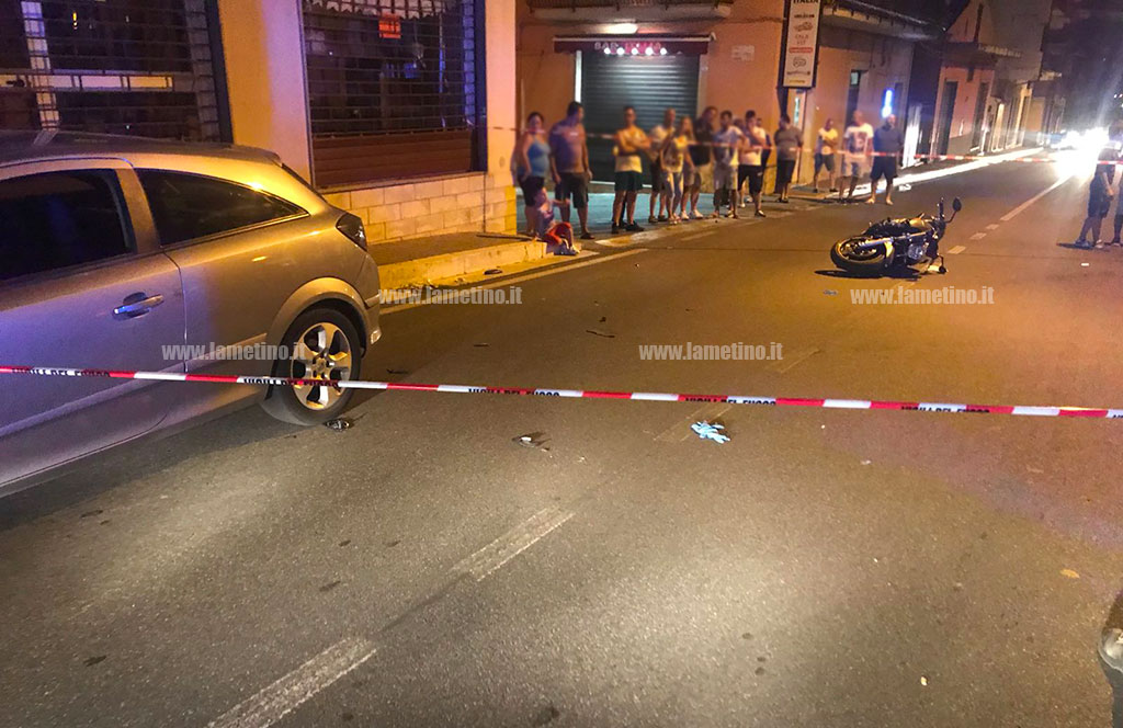 Lamezia: scontro tra auto e moto su via delle Terme, due feriti