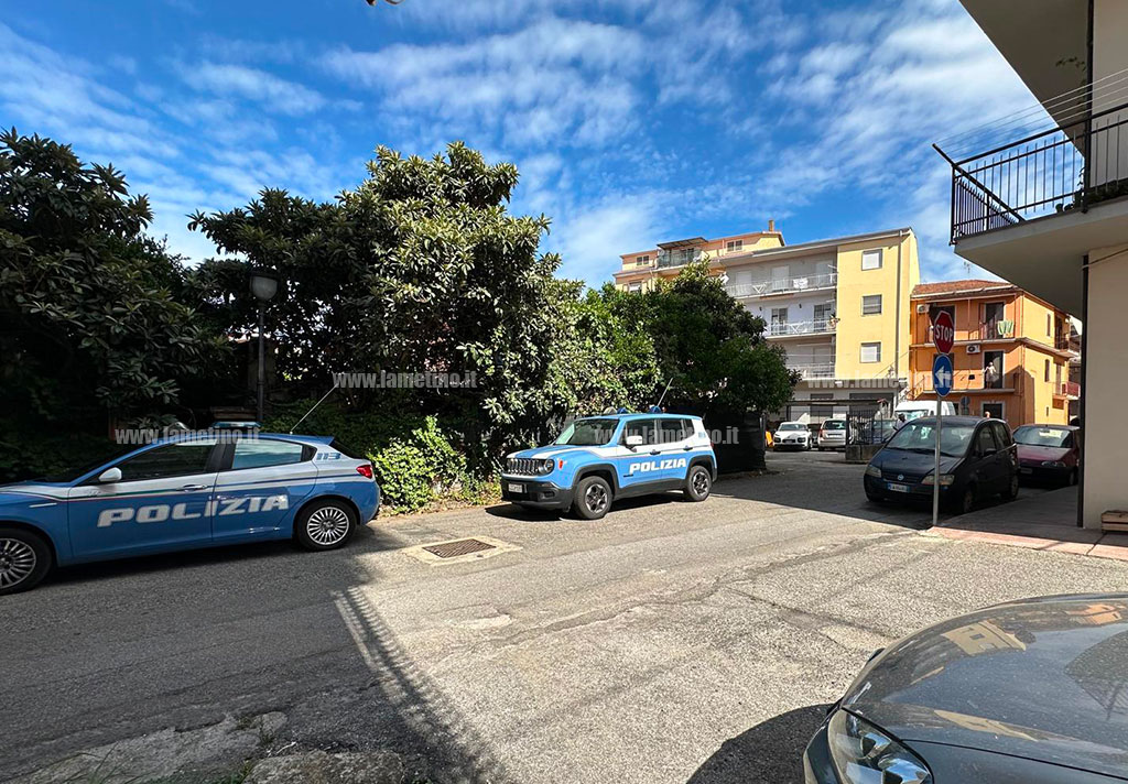 via-delle-terme-polizia_70529.jpg