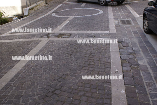 Lamezia: Via Lazio e piazza Roma, quella pavimentazione saltata a poco tempo da riqualificazione