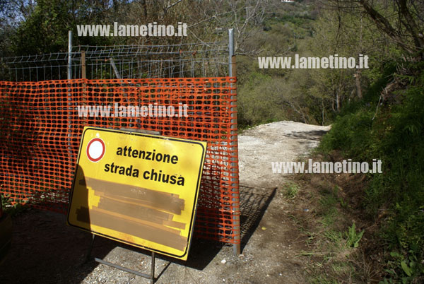 Lamezia: Frana in via Madonna della Spina in attesa di ripristino