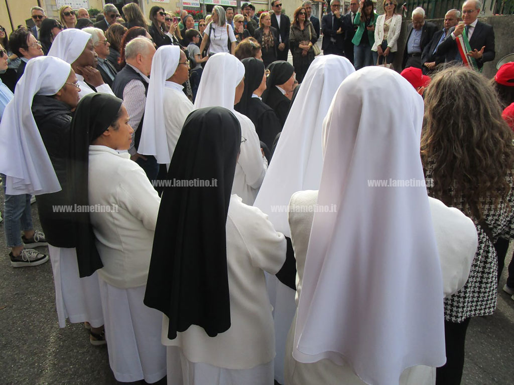 via-mandrinot-17.25.19_cdf35.jpg