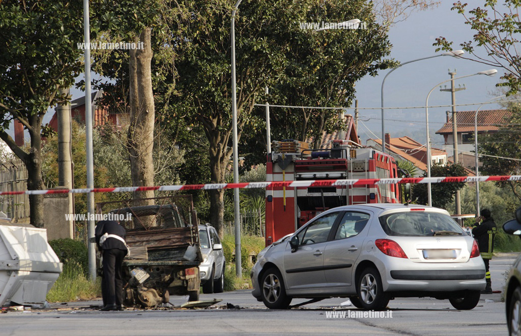 Lamezia: scontro tra auto e motoape in via Murat, due feriti