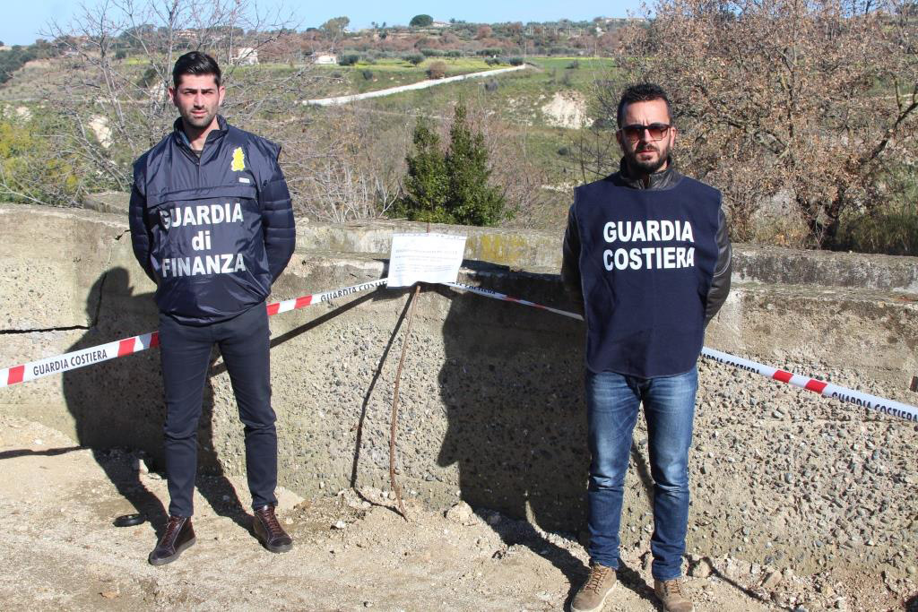 Sequestrato autospurgatore a Ricadi, una denuncia per abbandono rifiuti