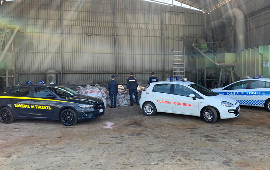 Scarichi illegali a Vibo, sequestrati capannoni