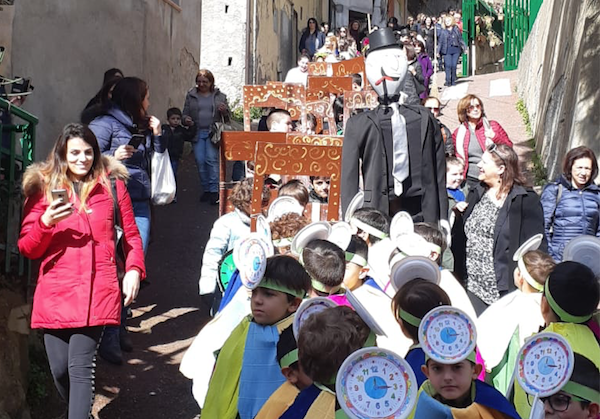 Lamezia, gli alunni della Don Milani protagonisti del percorso didattico ‘Alla conquista del tempo’