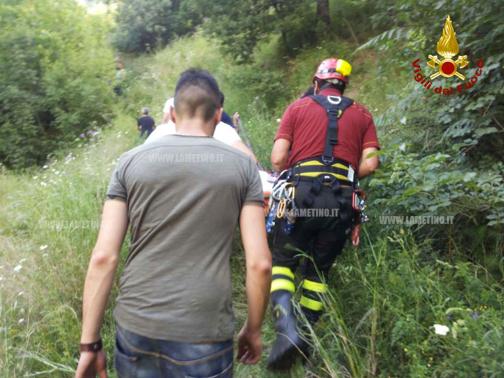 Anziano muore annegato nel fiume Amato, vigili del fuoco recuperano corpo