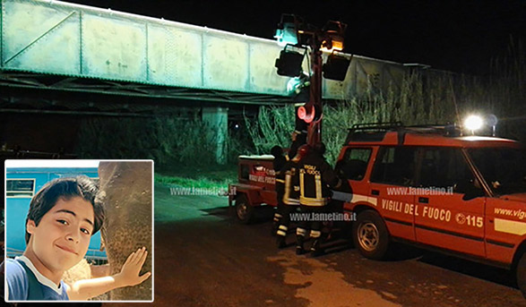 Treno travolge tre giovani a Soverato, muore 13enne