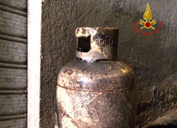 Evitata esplosione bombola gas a Tiriolo, intervento vigili del fuoco