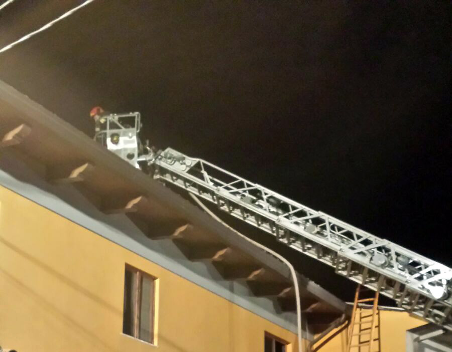 vigili-casa-incendio-3.jpg