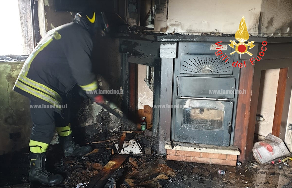 Lamezia, incendio in appartamento a Caronte: anziana in salvo 