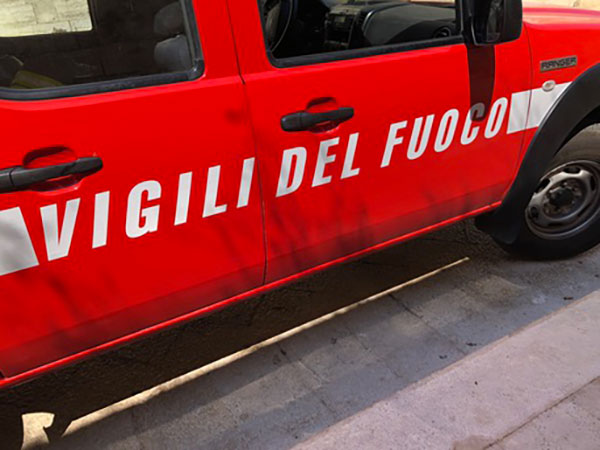 Lite in caserma a Cosenza, vigile del fuoco in ospedale