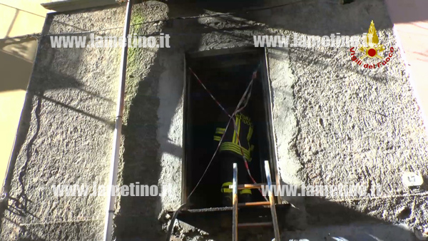 Calabria: Incendio in abitazione a Castrovillari, allontanati due nuclei familiari
