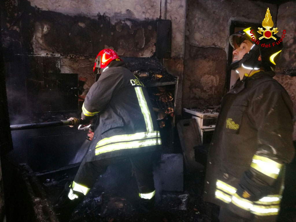 Incendio in una abitazione a Chiaravalle nel catanzarese, muore anziana