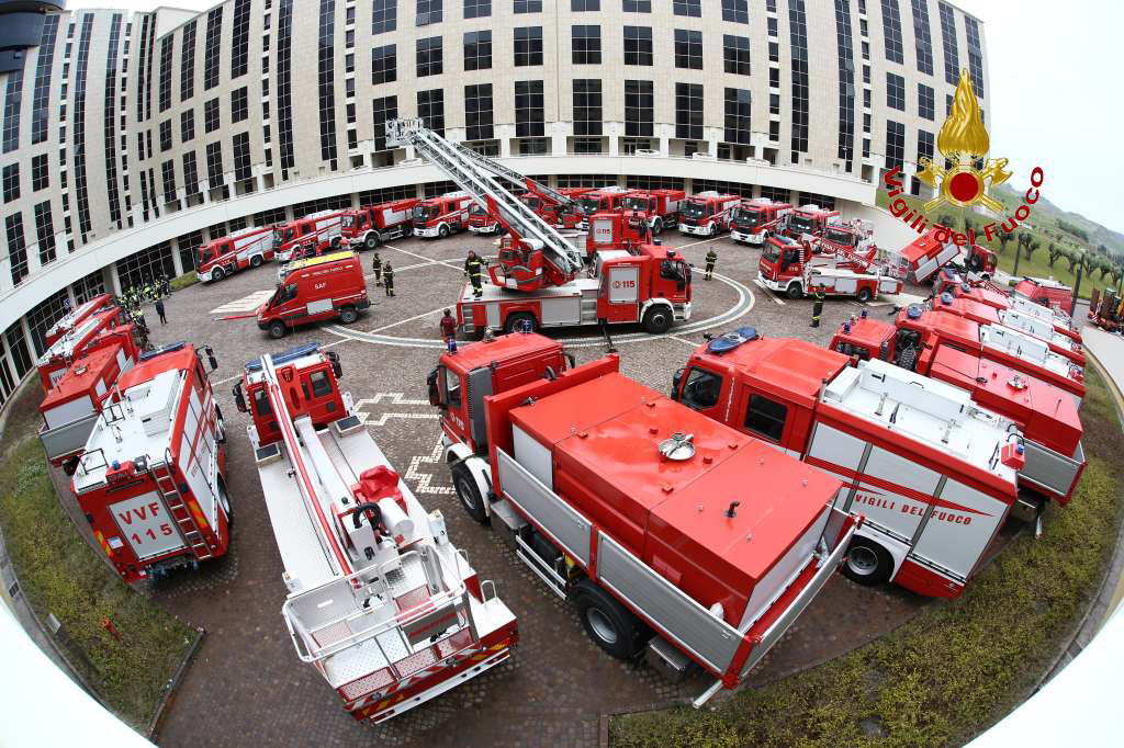 vigili-del-fuoco-consegna-mezzi-3.jpg