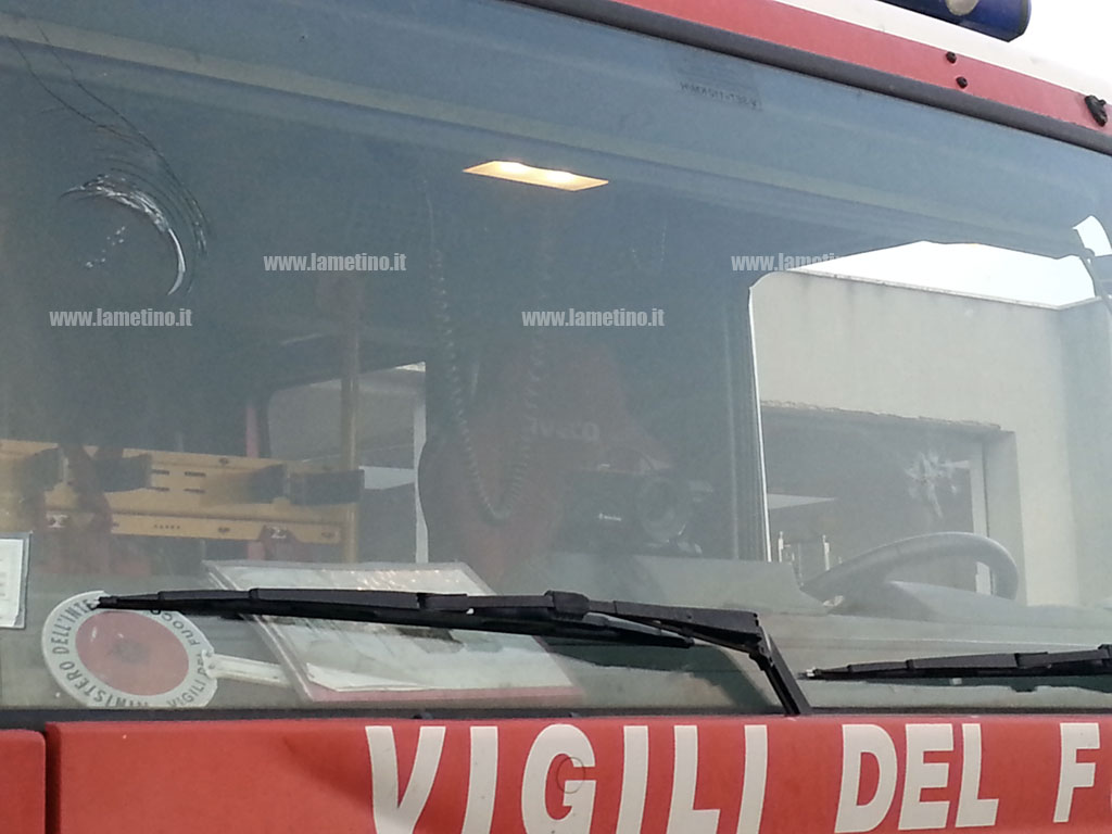 Lamezia: sassaiola contro automezzo vigili del fuoco a Scordovillo 