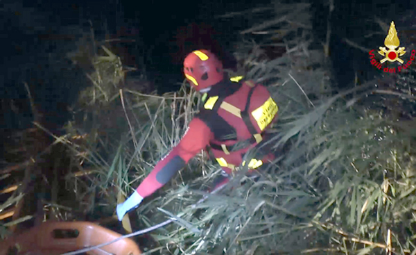 Calabria: Vigili recuperano corpo da torrente