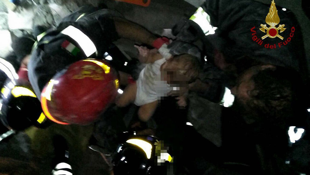 Terremoto a Ischia: vigili del fuoco Calabria sul posto per fronteggiare emergenza, salvato bambino