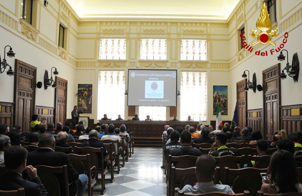 "Easyalert", presentata in Prefettura a Catanzaro la nuova app sulle calamità naturali