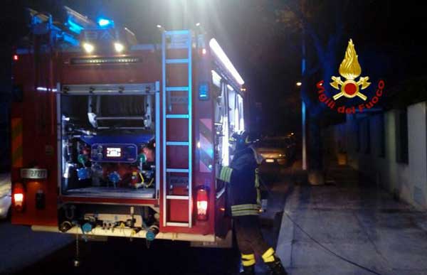 Incendiati due mezzi per raccolta rifiuti del comune di Roccella Ionica