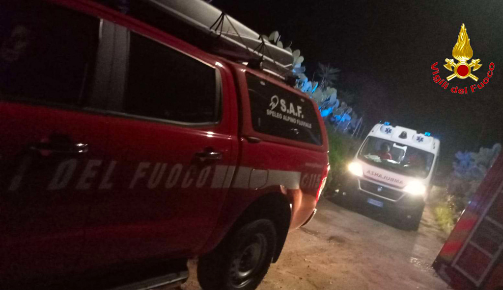 Anziano cade in una scarpata di oltre 50 metri nel Vibonese, salvato dai Vigili del Fuoco