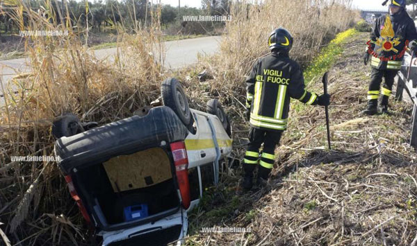 Lamezia: Auto si ribalta su Ss280, intervengono vigili del fuoco