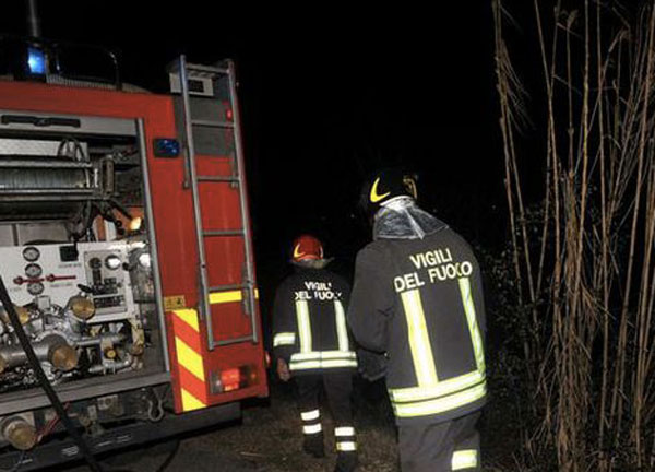 Calabria: Testimoni vedono cadere dal cielo oggetto luminoso che incendia bosco nel cosentino